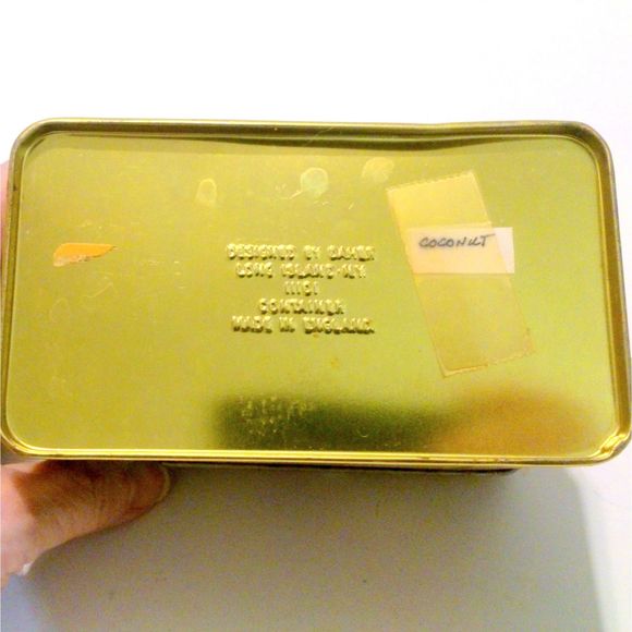 Vintage Daher Ye "Olde Village Shop" Tin Box - Picture 5 of 6